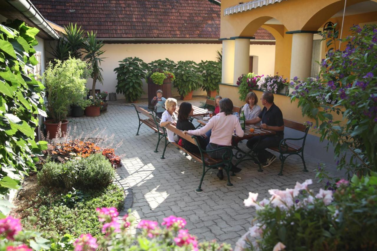 Ferienhof Uhudler-Arkaden Stegersbach Zewnętrze zdjęcie